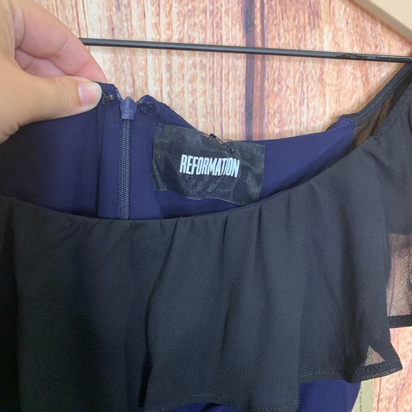 REFORMATION | Bonnie Off Shoulder Dress - Picture 5 of 8